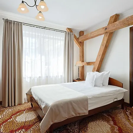 Otel Lubicz